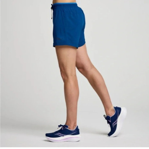Saucony Women's M Medium Outpace 5" Shorts Indigo Blue NWT Pockets Lightweight - Picture 11 of 14